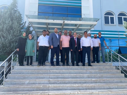 AKŞEHİR MÜHENDİSLİK VE MİMARLIK FAKÜLTESİ YENİ DEKANI GÖREVİNE BAŞLADI